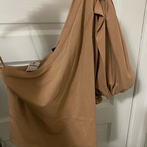 New Express Top - Picture 2 of 3